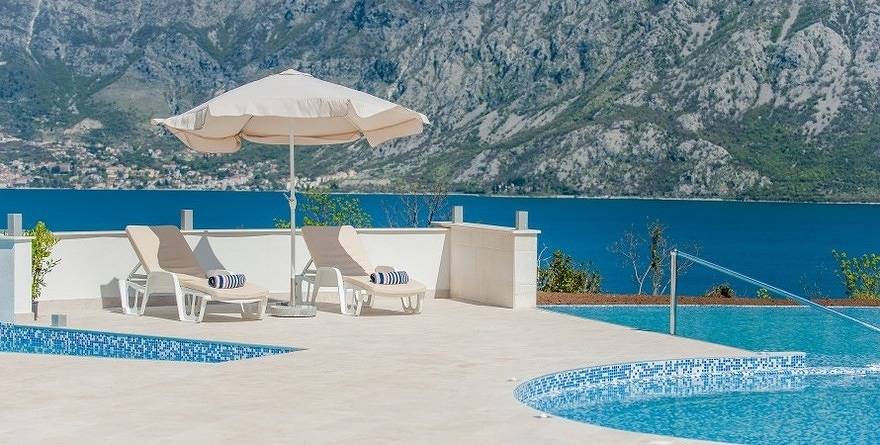 Apartamento vacacional entero, Apartamento de vacaciones para 4 personas con jardín in Donji Morinj, Municipio de Kotor