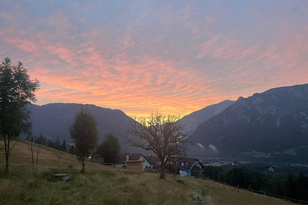 Ganze Wohnung, Wunderschöne, ruhige Ferienwohnung am Mariengestüt am Kreuzberg in Reichenau an der Rax, Wiener Alpen in Niederösterreich
