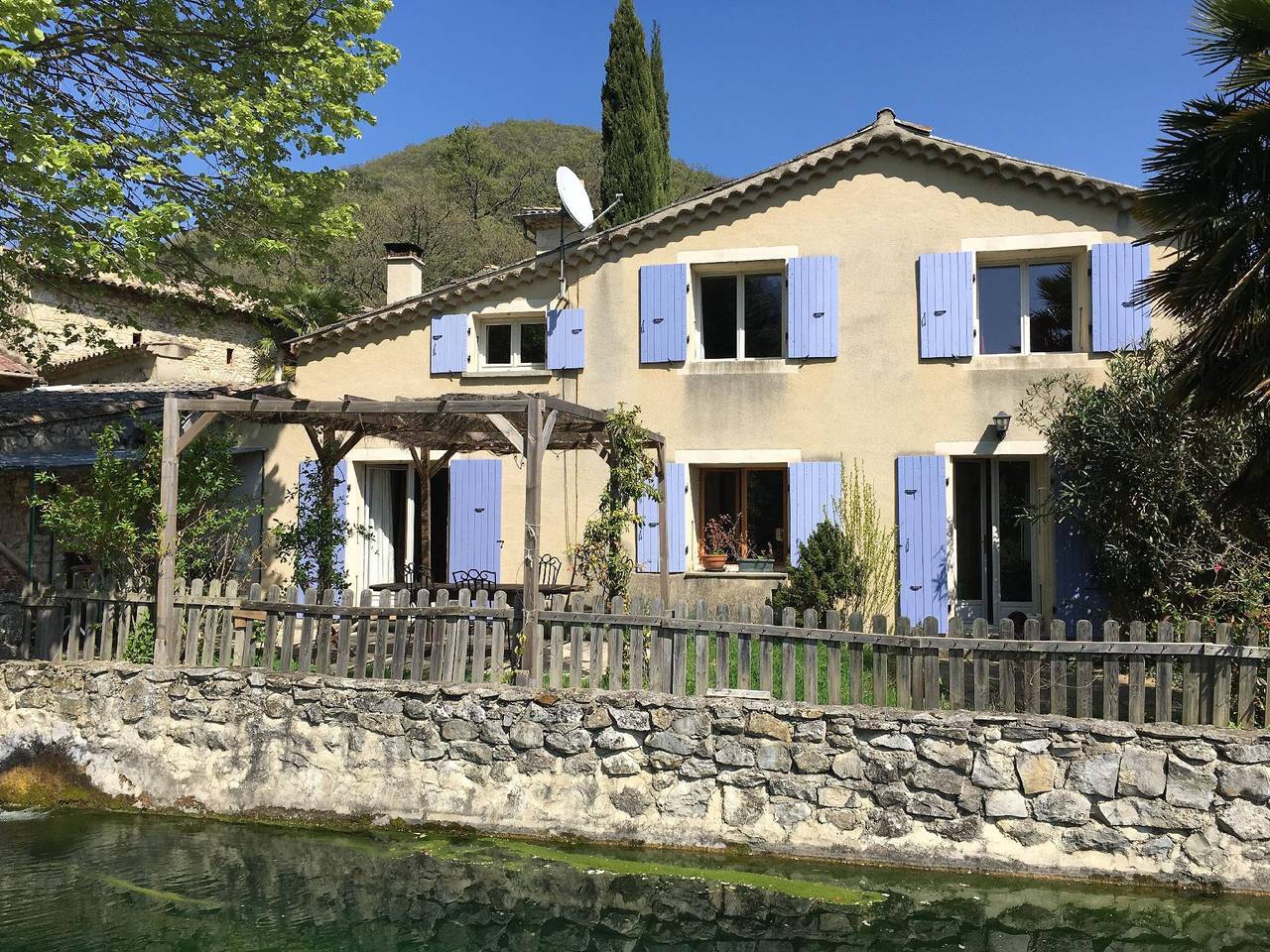 Gîte familial et rural *** avec piscine - pittoresque et calme de la nature ! in Mirmande, Région de Valence