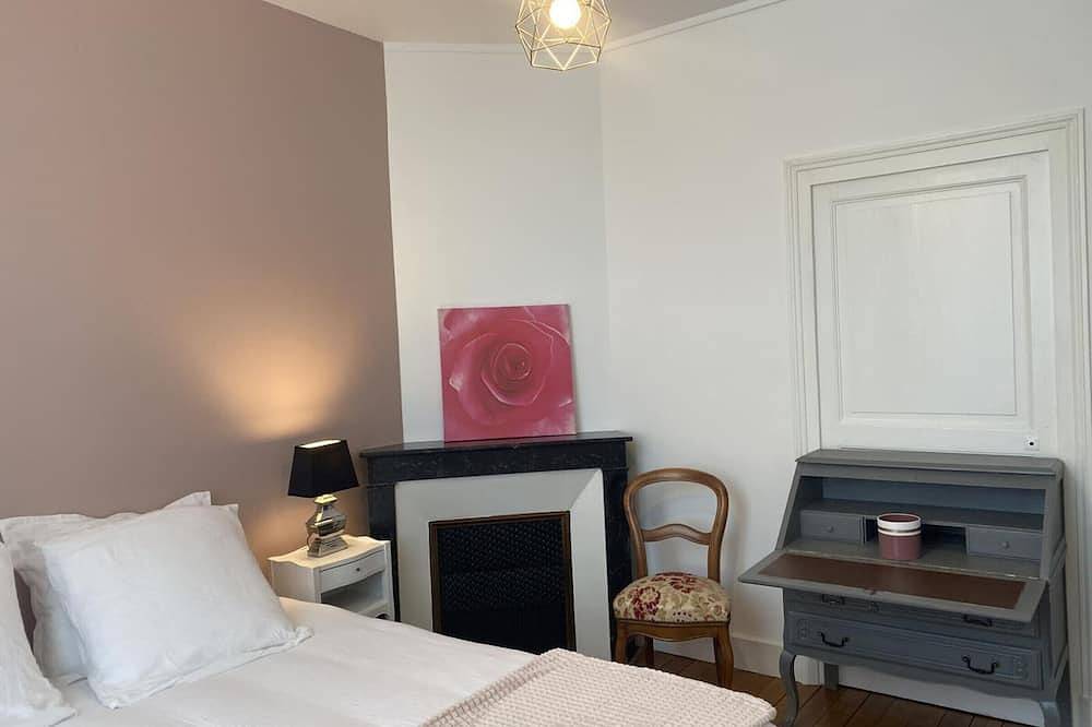 Renovated house in Moulins with garden and veranda in Yzeure, Allier