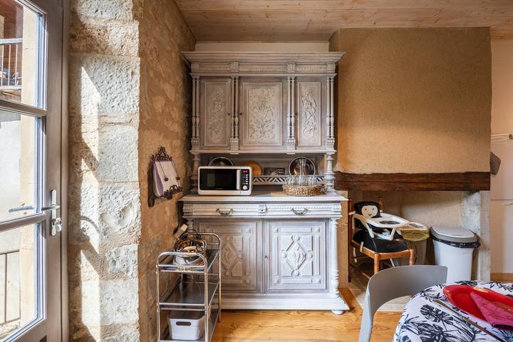 Lou Flaujer Cottage: Mountain View, Private Terrace & Wi-Fi in Pont-les-Bains in Salles-la-Source, Aveyron