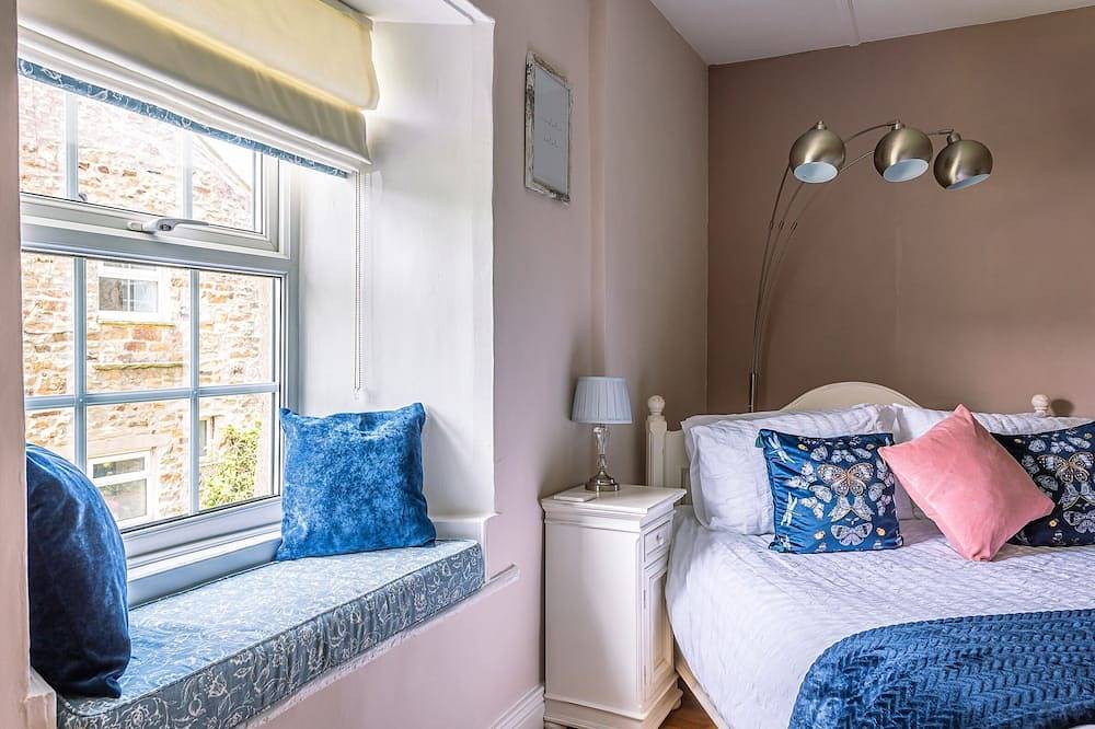 Low Cottage, a dog friendly holiday home for up to four people in the pretty village of Reeth. in Reeth, Yorkshire Dales National Park