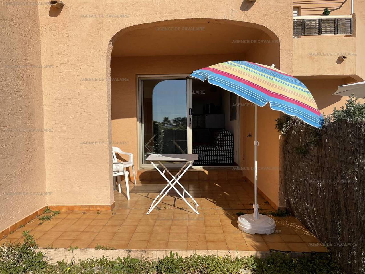 Apartamento entero, Planta baja T2 con terraza y parking in Rayol-Canadel-sur-Mer, Region de Draguignan