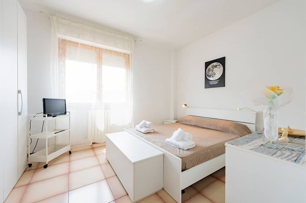 Apartamento entero, Guesthost - Lovely Flat 100m from Sea with Terrace in Francavilla al Mare, Provincia de Chieti