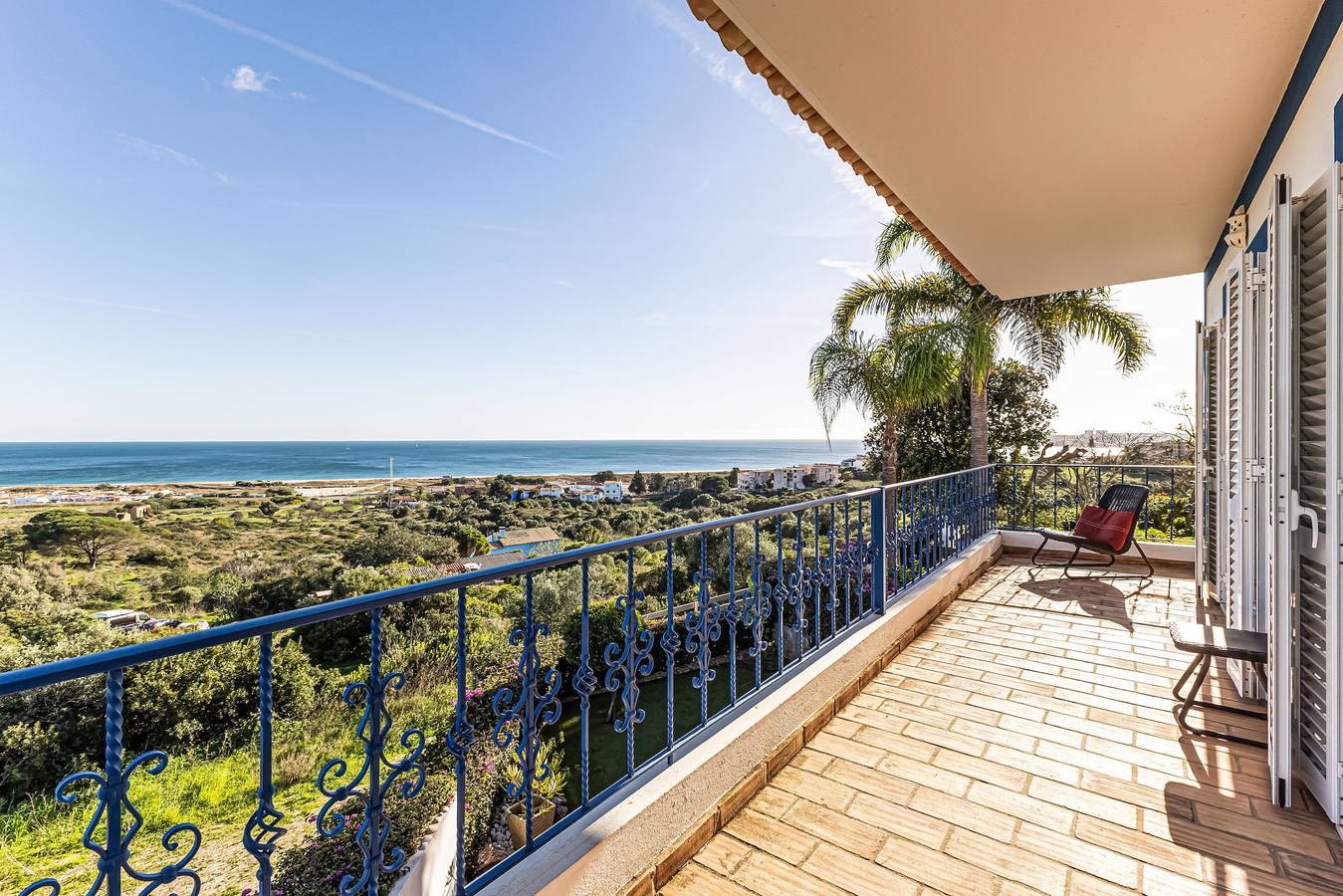 Roque House 3 Bedroom Sea Front in Lagos, Faro Distrikt