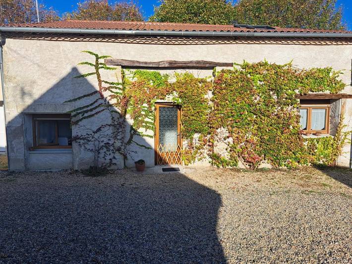 Maison de campagne pour 6 personnes, avec vue et jardin, animaux acceptés à Bellenaves - 3
