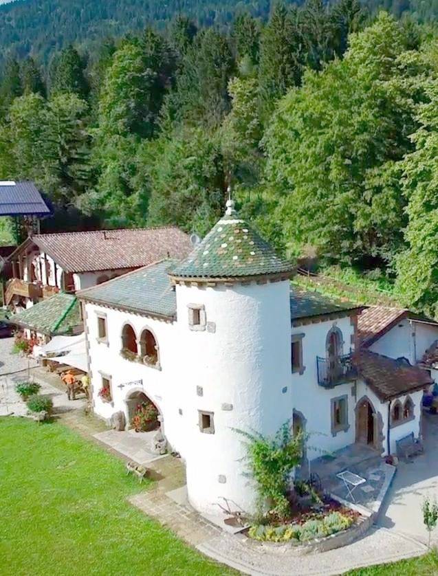 Location de vacances pour 5 personnes, avec Balcon et Jacuzzi ainsi que Terrasse et Jardin à Arta Terme