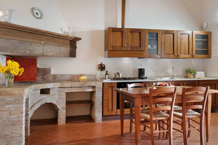 Appartamento intero, Coppo - Appartamento con piscina e vista sulle colline toscane in Il Castagno, Gambassi Terme