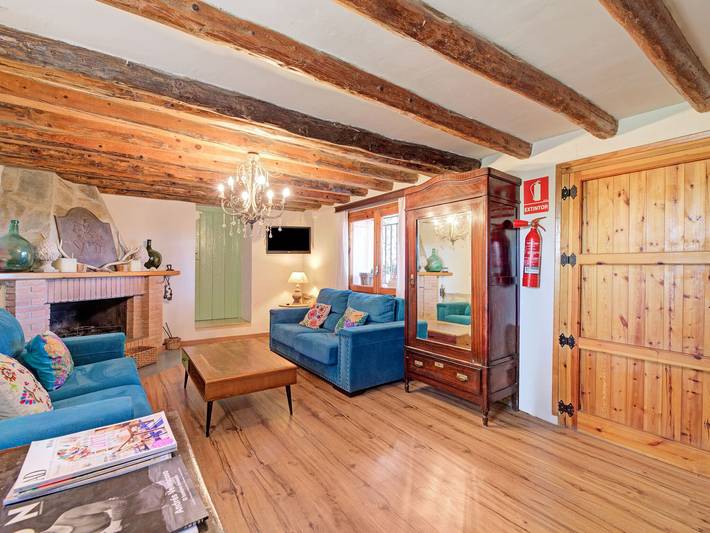 Vakantiehuis voor 7 personen, with Terras and Tuin as well as Zwembad in Huesca Provincie