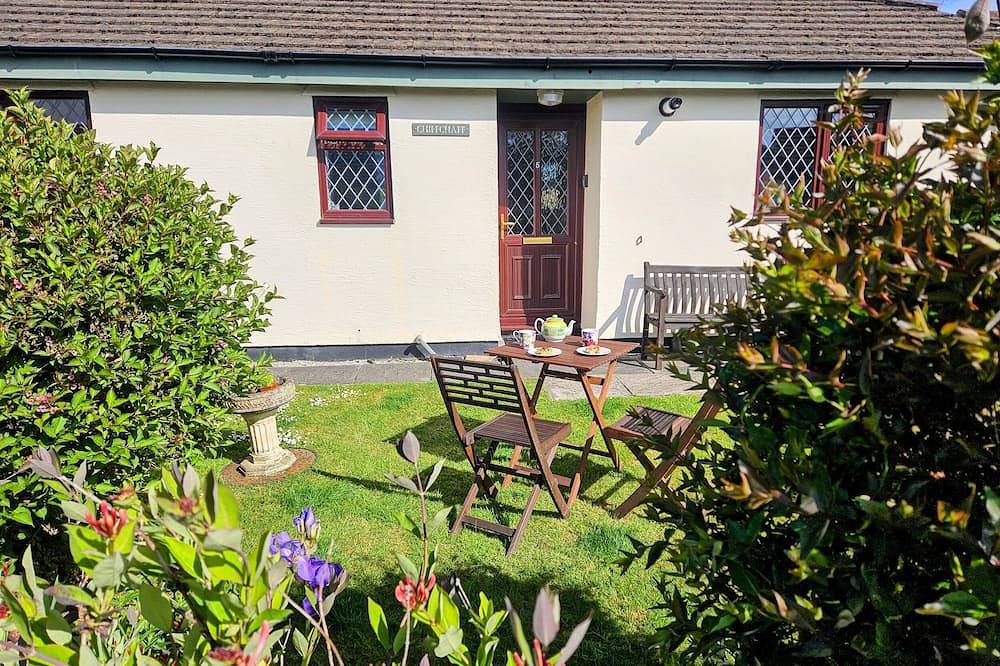 Chiffchaff, pet friendly, character holiday cottage in Padstow in Padstow, Cornwall