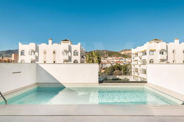 Chalet para 6 personas, con terraza y piscina en La Carihuela