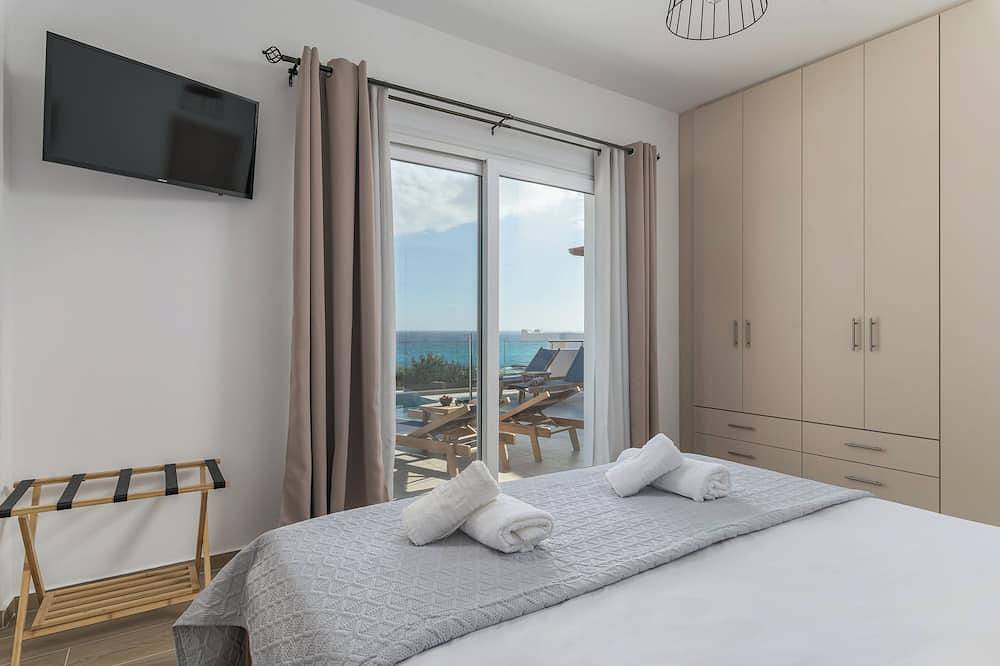 Windless Seaview Villa, with Pool & Hot Tub in Achlia, Lasithi