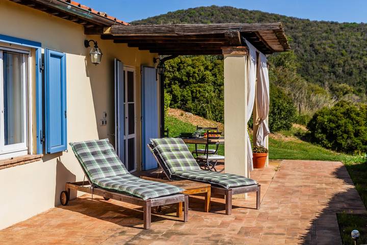 Appartamento intero, Appartamento 'Casa Marino' con vista mare, Wi-Fi e aria condizionata in Orbetello, Parco naturale della Maremma