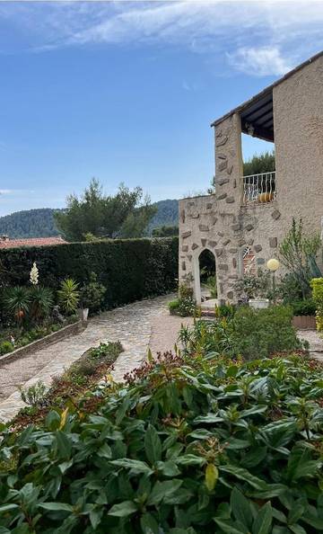 Gîte pour 3 personnes, avec jardin à Roquefort-la-Bédoule