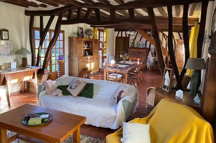 Location de vacances pour 8 personnes, avec jardin et jacuzzi, animaux acceptés à Saint-Pierre-en-Val