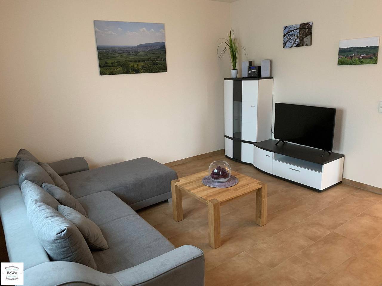 Ganze Ferienwohnung, In den Reben - Ferienwohnung - Appartement/Fewo, Bad, Wc, 1 Schlafraum in Kallstadt, Pfälzer Rheinebene