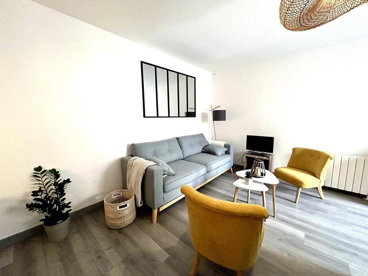 Appartement entier, Côté Cour - Appartement en plein centre-ville & proche des thermes in Rochefort, Région de Rochefort