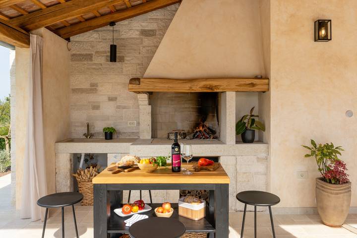 Villa pour 8 personnes, avec piscine ainsi que terrasse et jardin, animaux acceptés à Kanfanar - 4