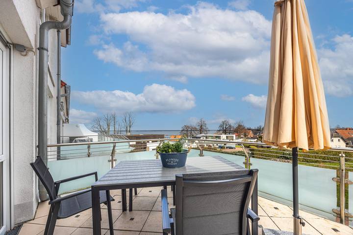 Ferienwohnung für 2 Personen, mit Balkon und Seeblick in Hannover und Umgebung