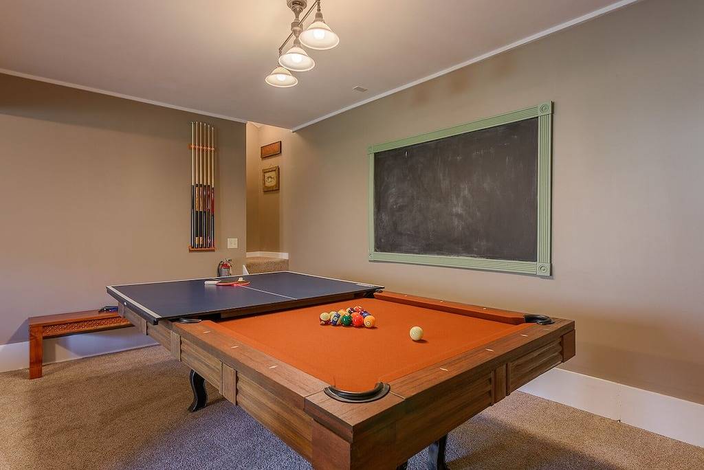 3Bd / 3Ba Cabin befindet sich in den Seen auf Seven Devils, Mtn und Lake Views, Whirlpool, Spieltische und King Master Suite in Blue Ridge Parkway, Seven Devils