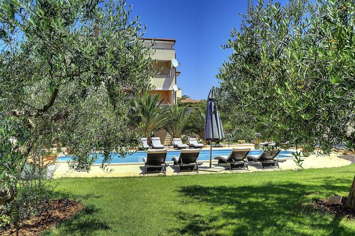 Ferienwohnung für 8 Personen, mit Terrasse und Garten sowie Pool in Pula-Medulin - 4