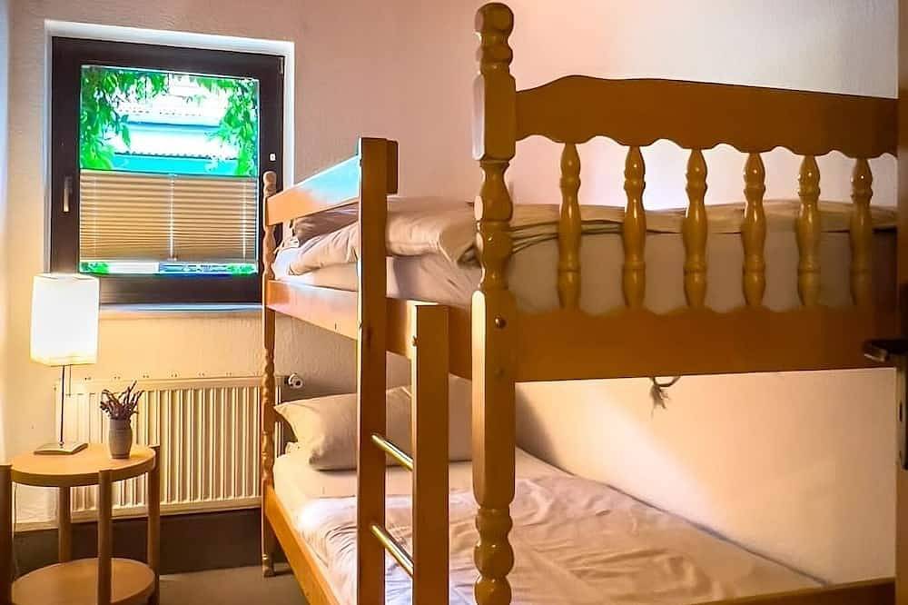 Ganze Wohnung, Ländliche Ferienwohnung in Seenähe in Friedrichswalde, Barnimerland Region