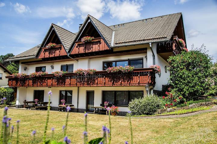 Pension für 5 Personen, mit Balkon und Terrasse sowie Garten und Sauna in Poppenhausen