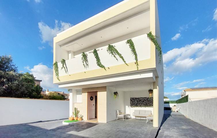 Apartamento para 7 personas, con Terraza además de Jardín y Piscina en Ribarroja del Turia