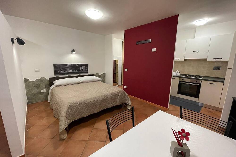 Entire apartment, Studio Apartment Ground Floor Near Airport in Fiumicino, Rome Province