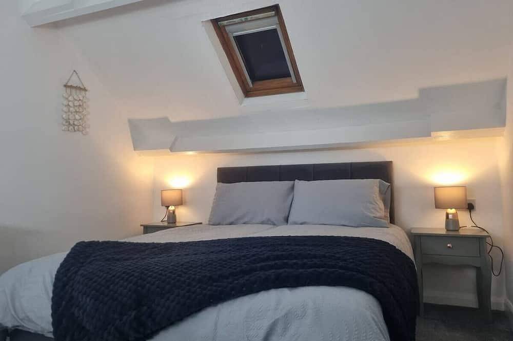 Cosy Moat House Cottage No.6 in Pembroke, Pembrokeshire