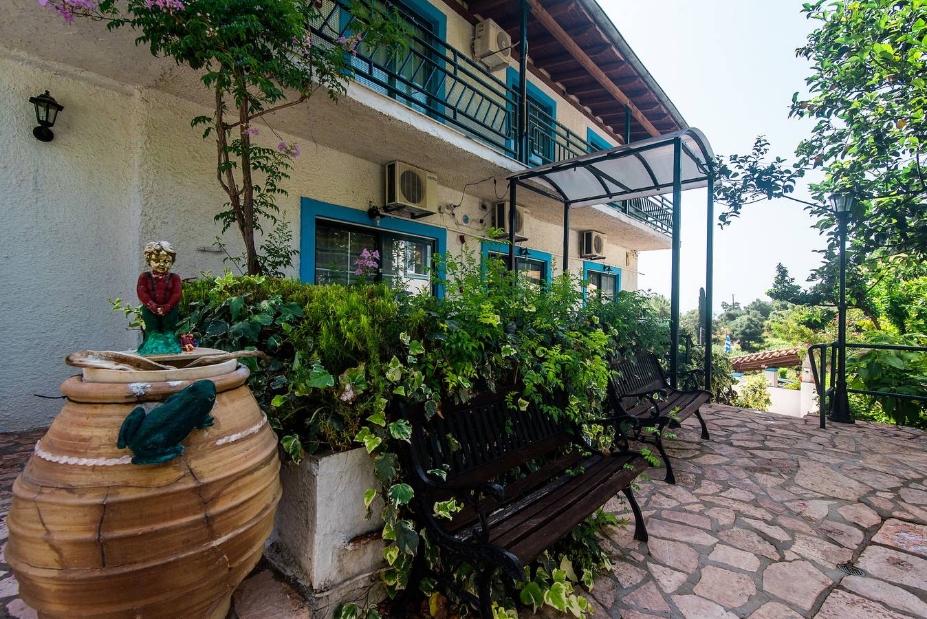 Entire apartment, Apartment 'Andromaches' with Sea View & Shared Pool in Achilleio, Corfu