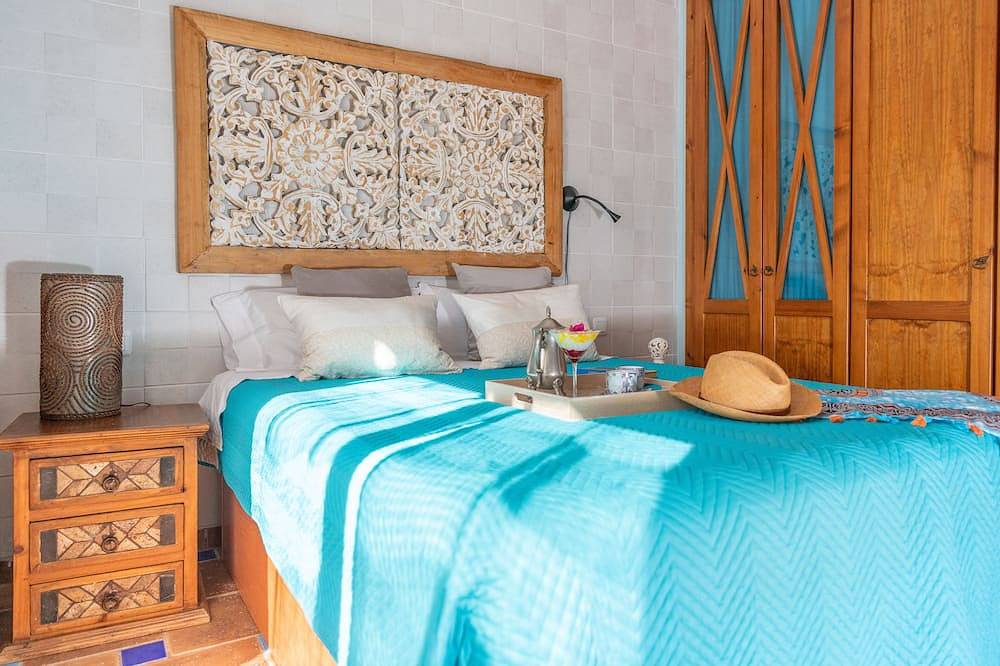 Preciosa Villa Con Piscina Climatizada Y Agua Salada in Villaverde, La Oliva