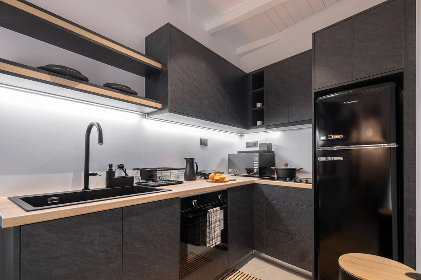 Stema suite 2 in Plaka (Milos), Milos