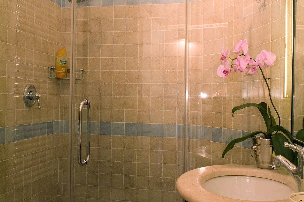 Casa di campagna di lusso con vasca idromassaggio all'aperto, lezione di cucina ad alta velocità Wi-Fi Adsl in Cisternino, Salento