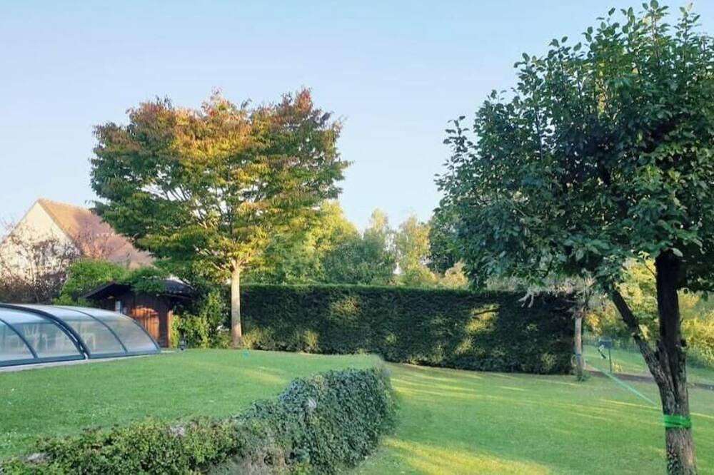 Near Paris, Fontainebleau, Barbizon, Spacious in Saint-Fargeau-Ponthierry, Parc naturel régional du Gâtinais français