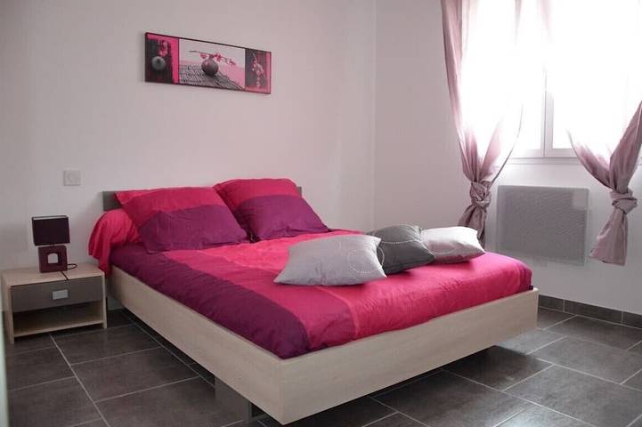 Villa pour 4 personnes, avec terrasse et jardin à Vallon-Pont-d'Arc - 2