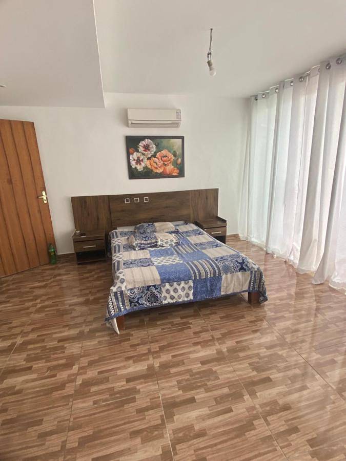Casas e apartamentos de temporada para 2 pessoas, com balcão e piscina em Camboinhas