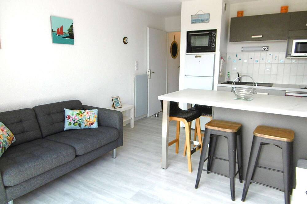 Appartement entier, Appartement 2 pièces 2 à 4 personnes à 500 m de la plage Wifi in Sarzeau, Côte des Mégalithes