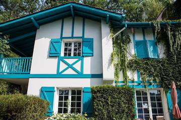 Gîte pour 6 personnes, avec balcon/terrasse ainsi que terrasse et piscine à La Bastide-Clairence