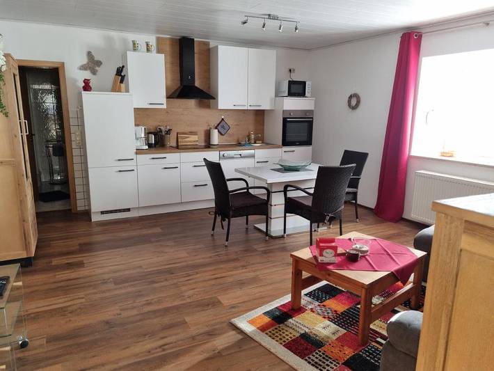 Ferienwohnung für 4 Personen, mit Terrasse und Garten sowie Ausblick