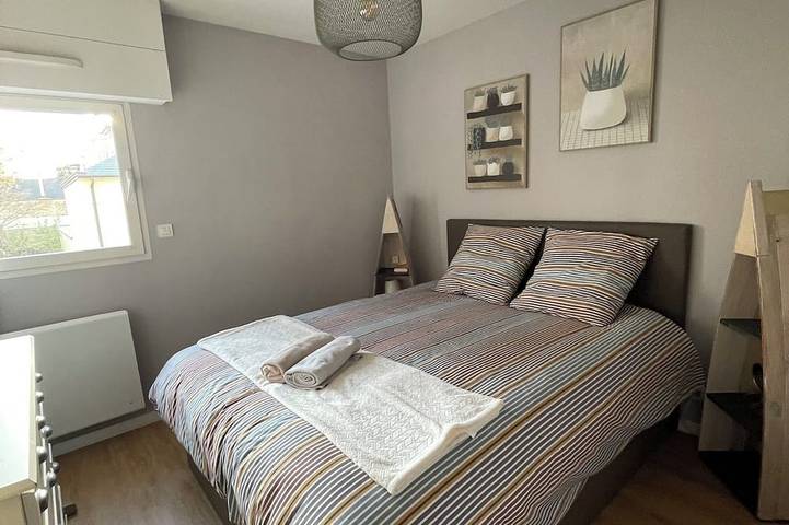 Appartement entier, Appartement proche gare et centre ville parking privé et sécurisé in Laval, Mayenne