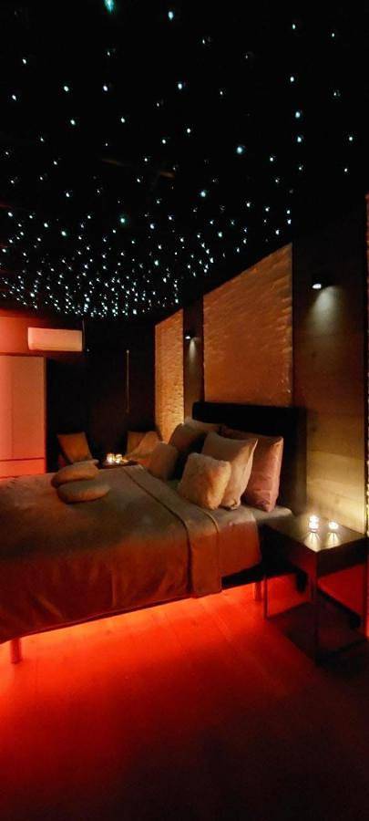 Location de vacances pour 2 personnes, avec sauna et piscine ainsi que terrasse et jacuzzi à Herstal - 2