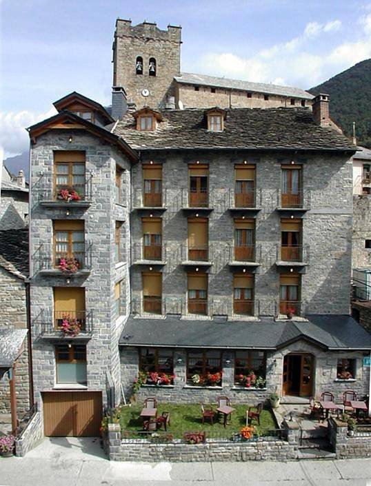 Gîte pour 2 personnes, avec jardin et vue à Broto - 3