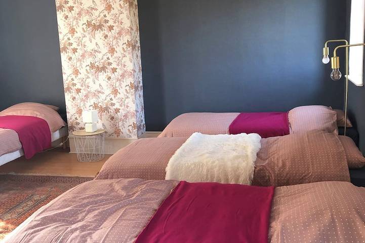 Gîte pour 9 personnes, avec piscine ainsi que terrasse et jardin à Château-Renard - 3