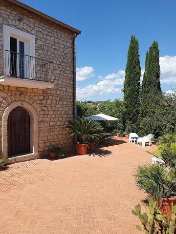 Gîte pour 3 personnes, avec balcon ainsi que vue et jardin à Pietrelcina