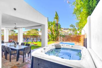 Villa für 15 Personen in Marbella West, Marbella, Bild 3