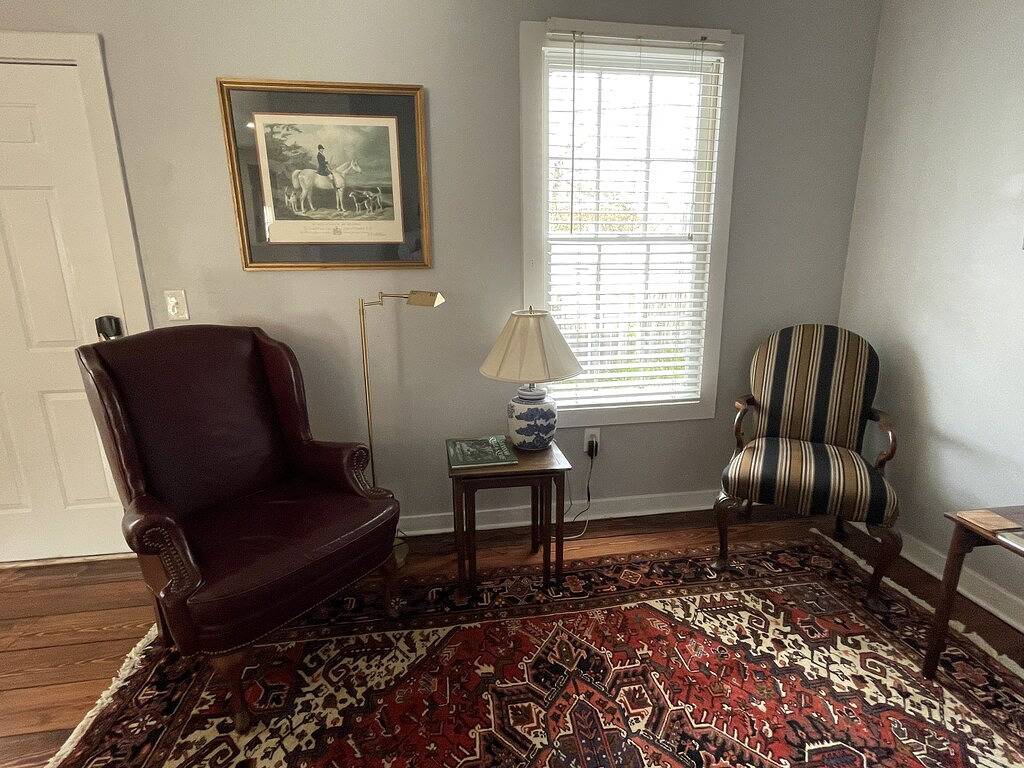 Historic King Bed Cottage, Pvt Parking, Pvt Patio, Flexible Cancellations in Savannah, Chatham County