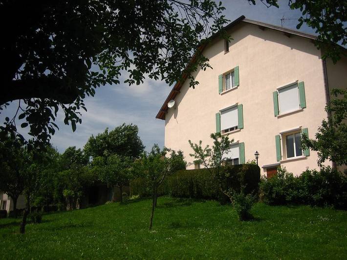Gîte pour 6 personnes, avec Terrasse ainsi que Jardin et Vue à Mesnois