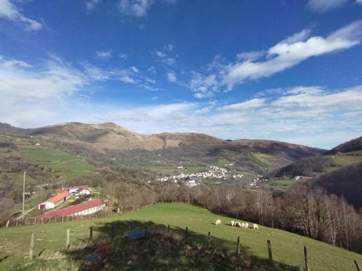 Location de vacances pour 6 personnes, avec Terrasse ainsi que Jardin et Vue à Arnéguy