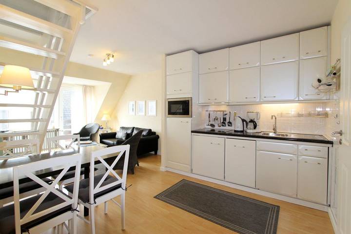 Ganze Wohnung, Charmant gestaltetes Ferienappartement für bis zu vier Personen auf zwei Etagen in Nordfriesische Inseln (Schleswig-Holstein) (Schleswig-Holstein), Wenningstedt